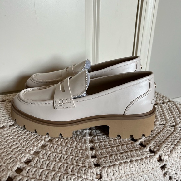 NWB Michael Kors Holland Lug Loafers Cream color - sz 9 - Picture 2 of 7